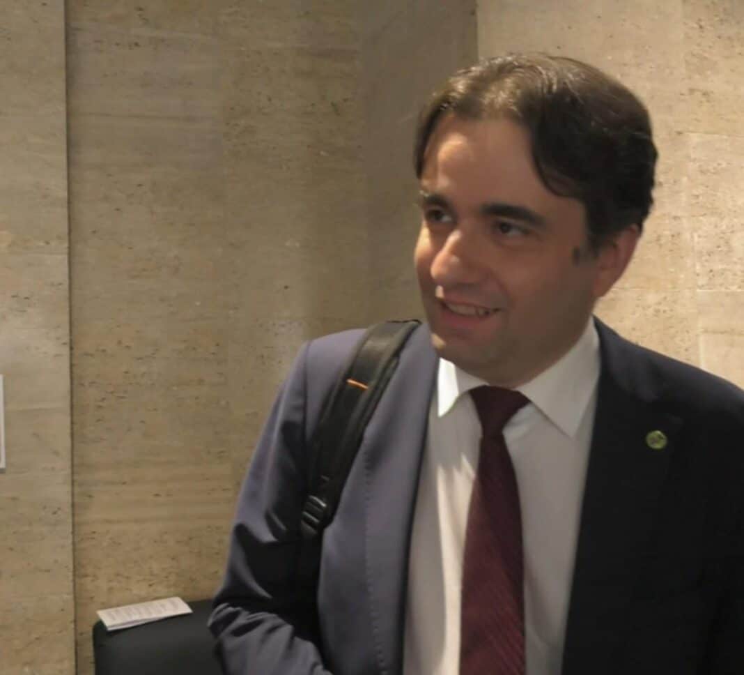 Опозицията внесе нов вот на недоверие