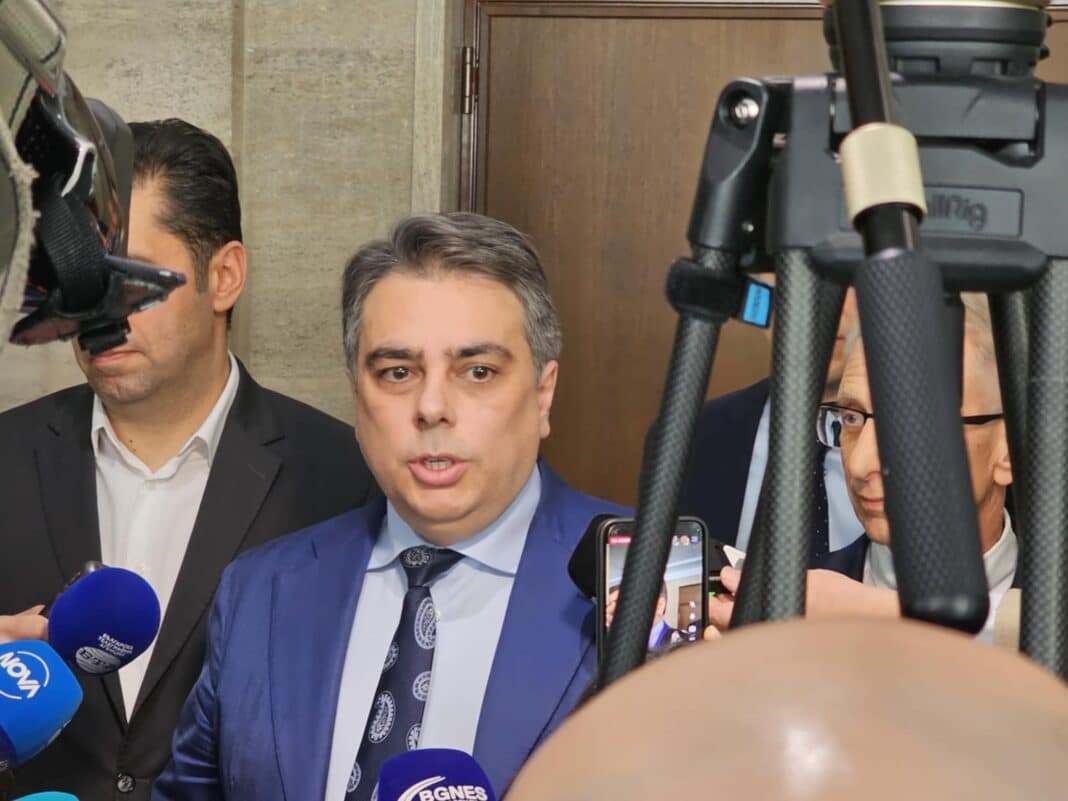 Асен Василев: Ще атакуваме Бюджет 2026 в Конституционния съд
