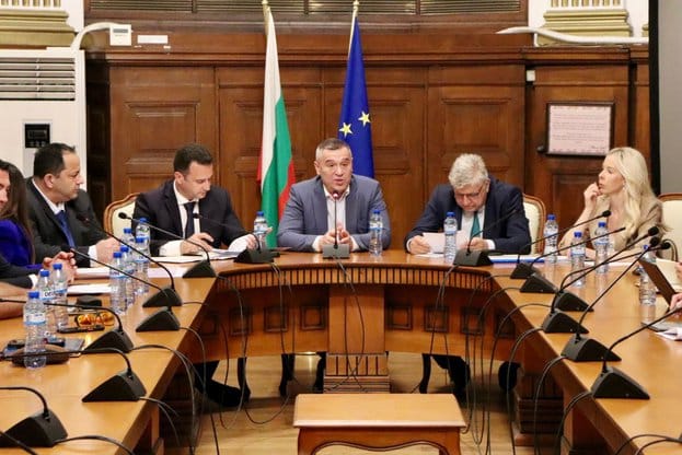 Тахов разпореди спешна проверка в „Напоителни системи“