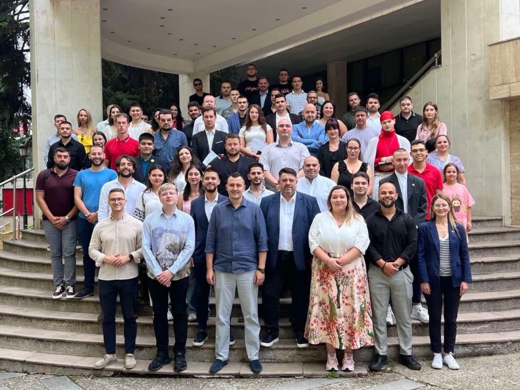 Шефът на БСП Атанас Зафиров откри конференция на младежките организации на леви партии от Балканския полуостров