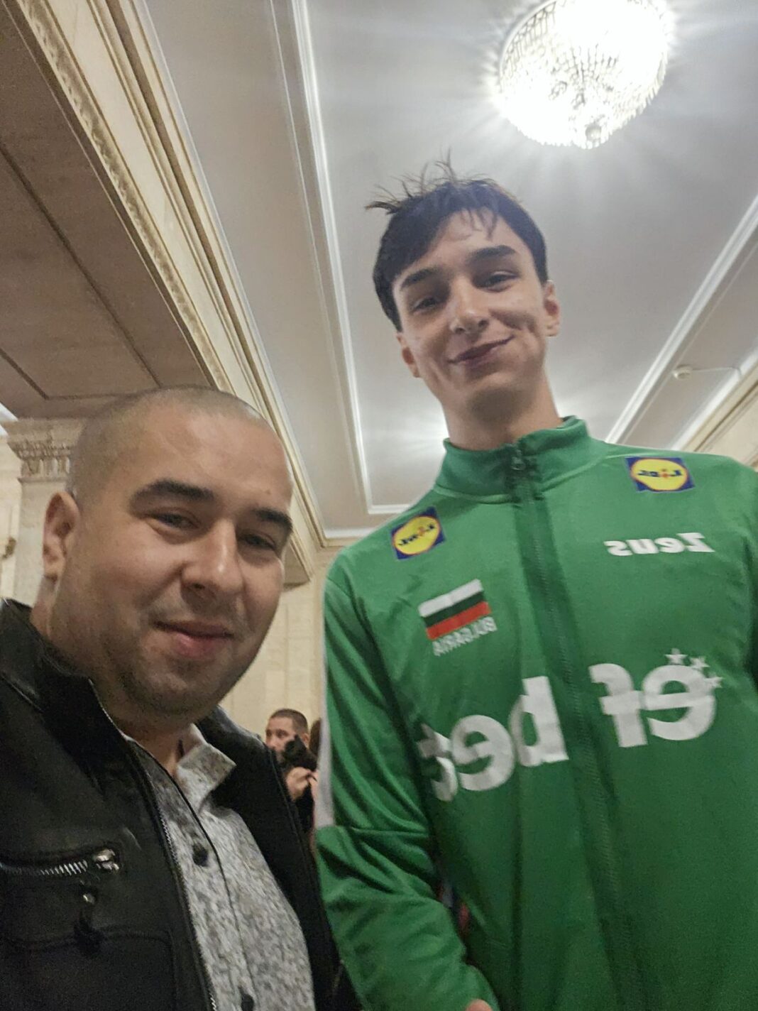 Националите по волейбол предизвикаха истински празник в парламента