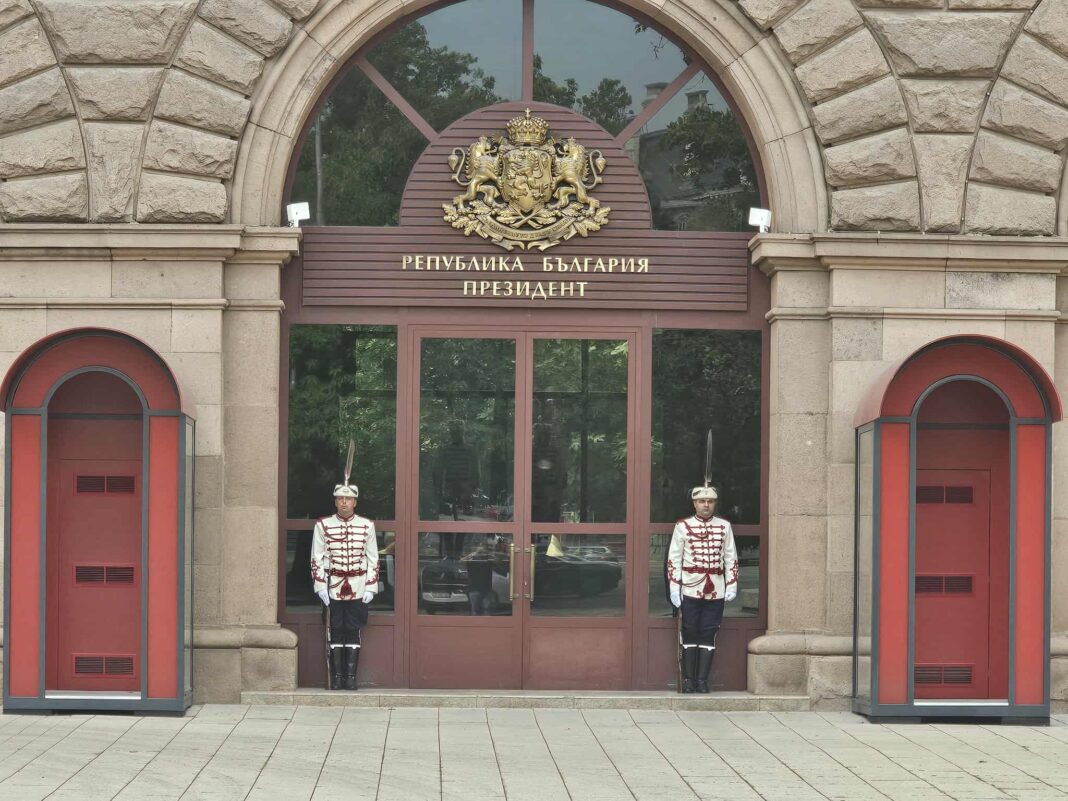 Румен Радев издаде указ за новия български посланик в Швейцария