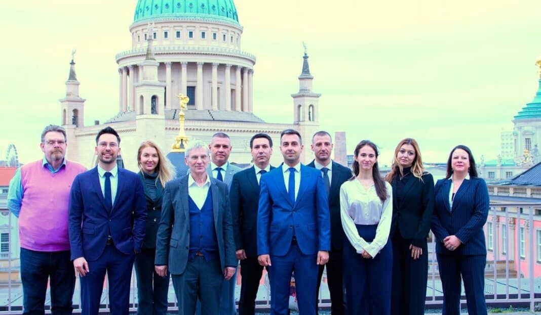 Снимка: Възраждане