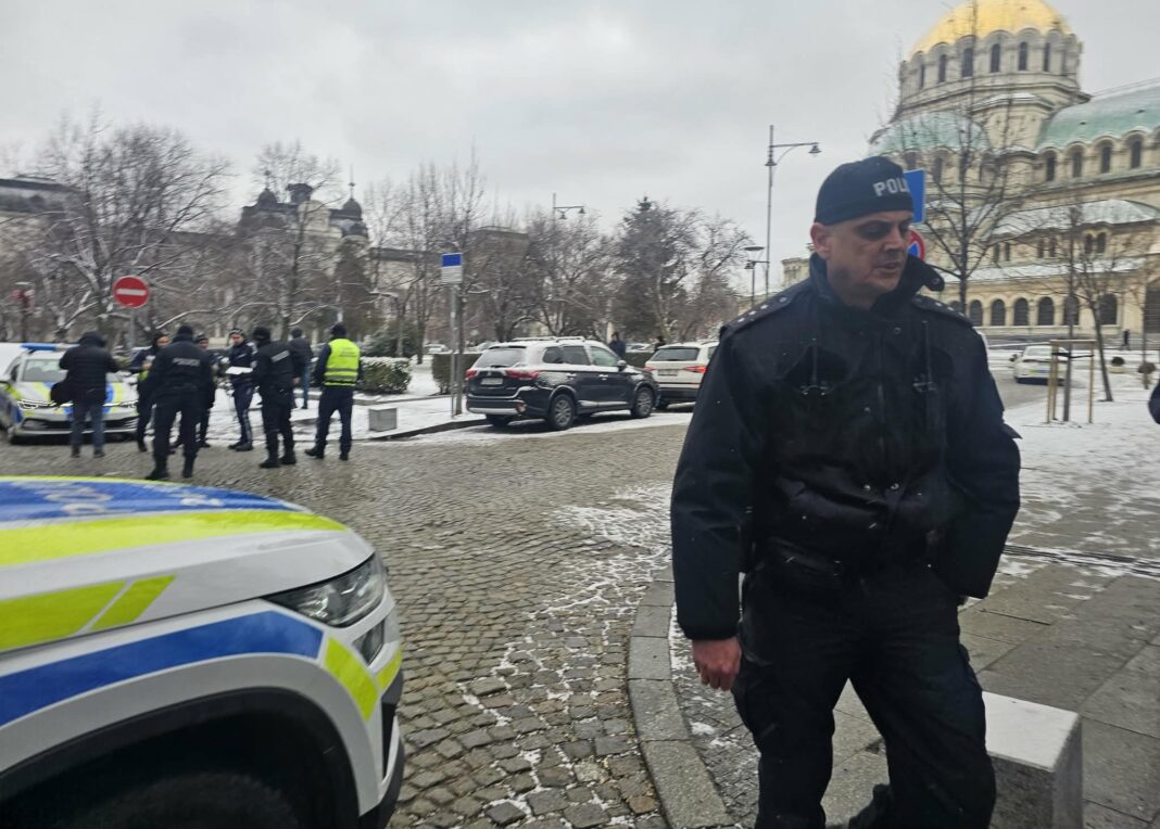 СДВР разкри мрежа за фалшиви талони и банкноти