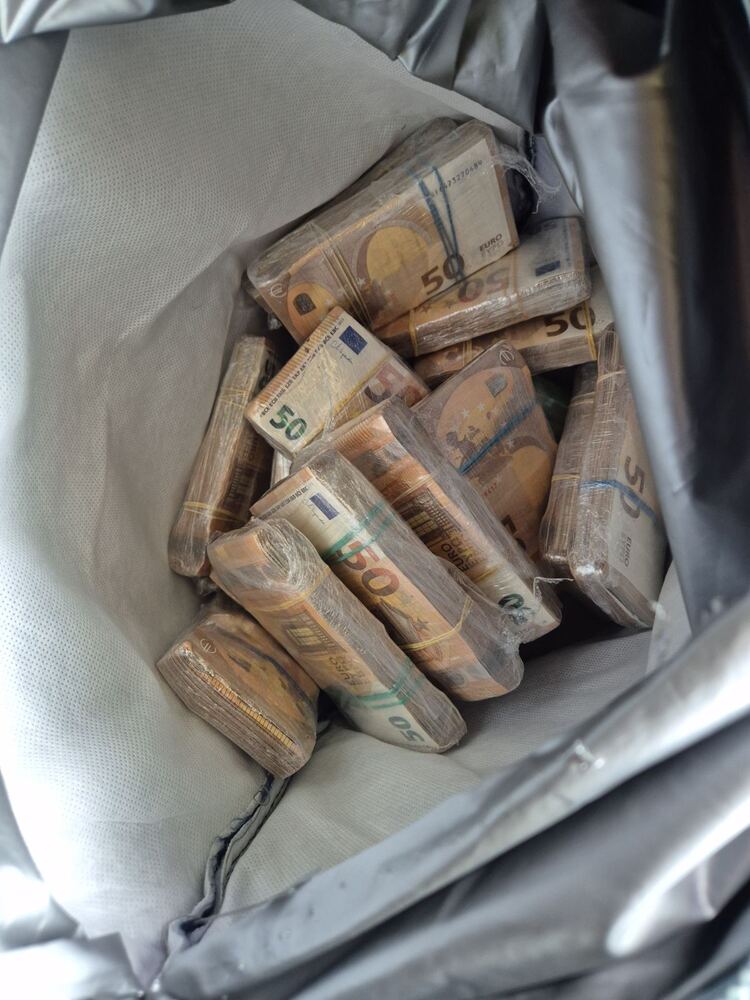 Задържаха турски гражданин с 220 хил. евро на „Капитан Андреево“