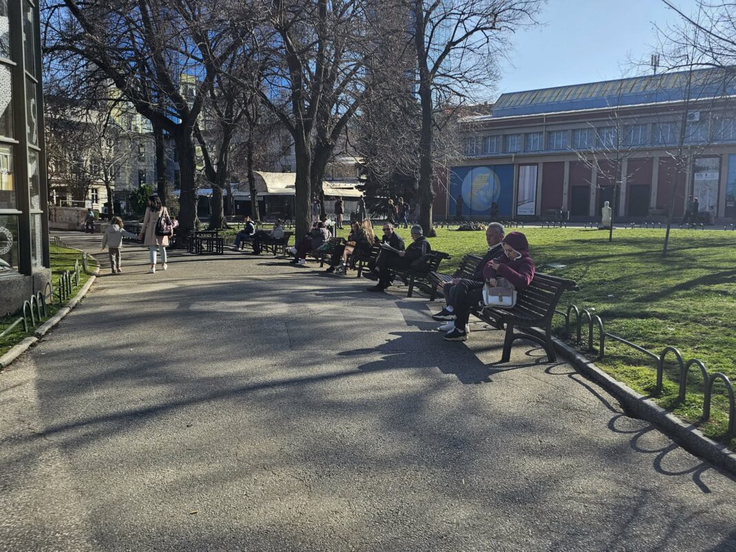 Доверието на потребителите в икономиката продължава да спада