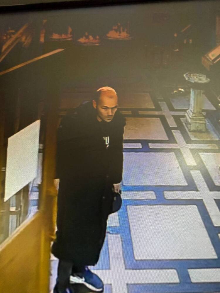 Полицията в Пловдив разследва кражба от кутия за дарения в църква