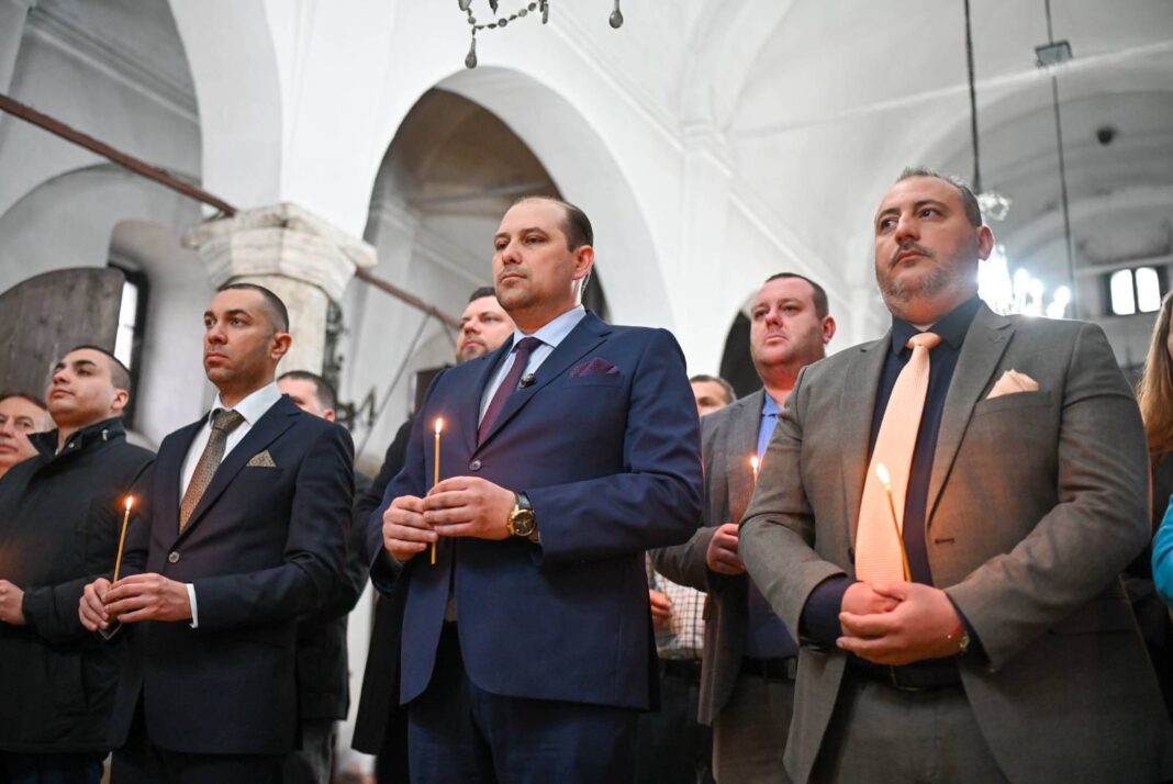 ГЕРБ-СДС откри кампанията си в Плевен с водосвет