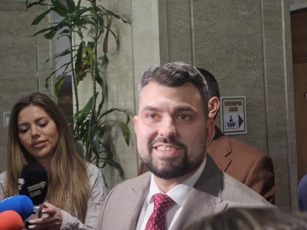 Георг Георгиев: България изпраща противоречиви сигнали към съюзниците си