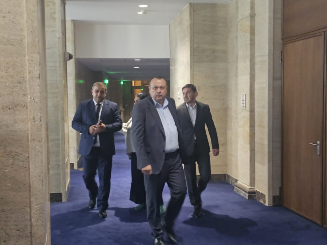 Хамид подаде сигнал до прокуратурата дали ГДБОП незаконно следи и подслушва Пеевски по заповед на Демерджиев
