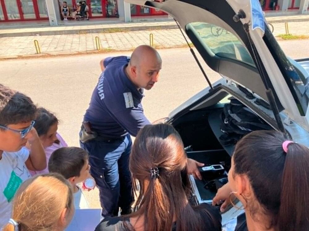 Детската полицейска академия в Левски събра десетки деца за пета поредна година