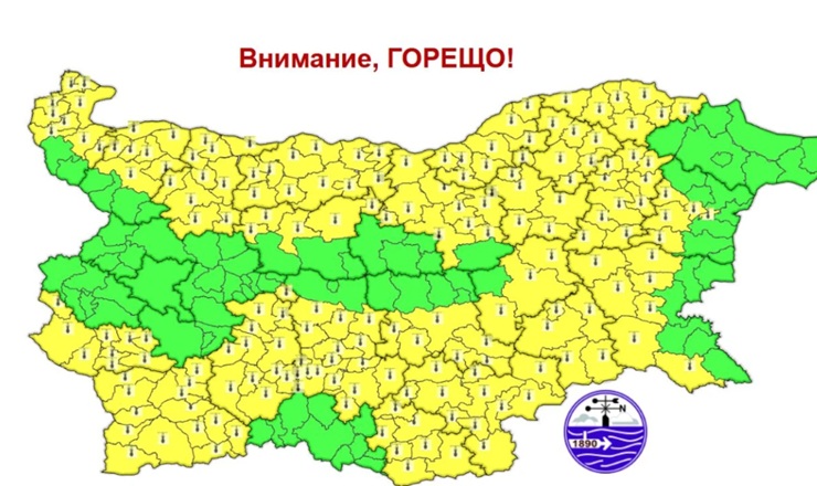 Жълт код за опасно високи температури в 16 области на страната