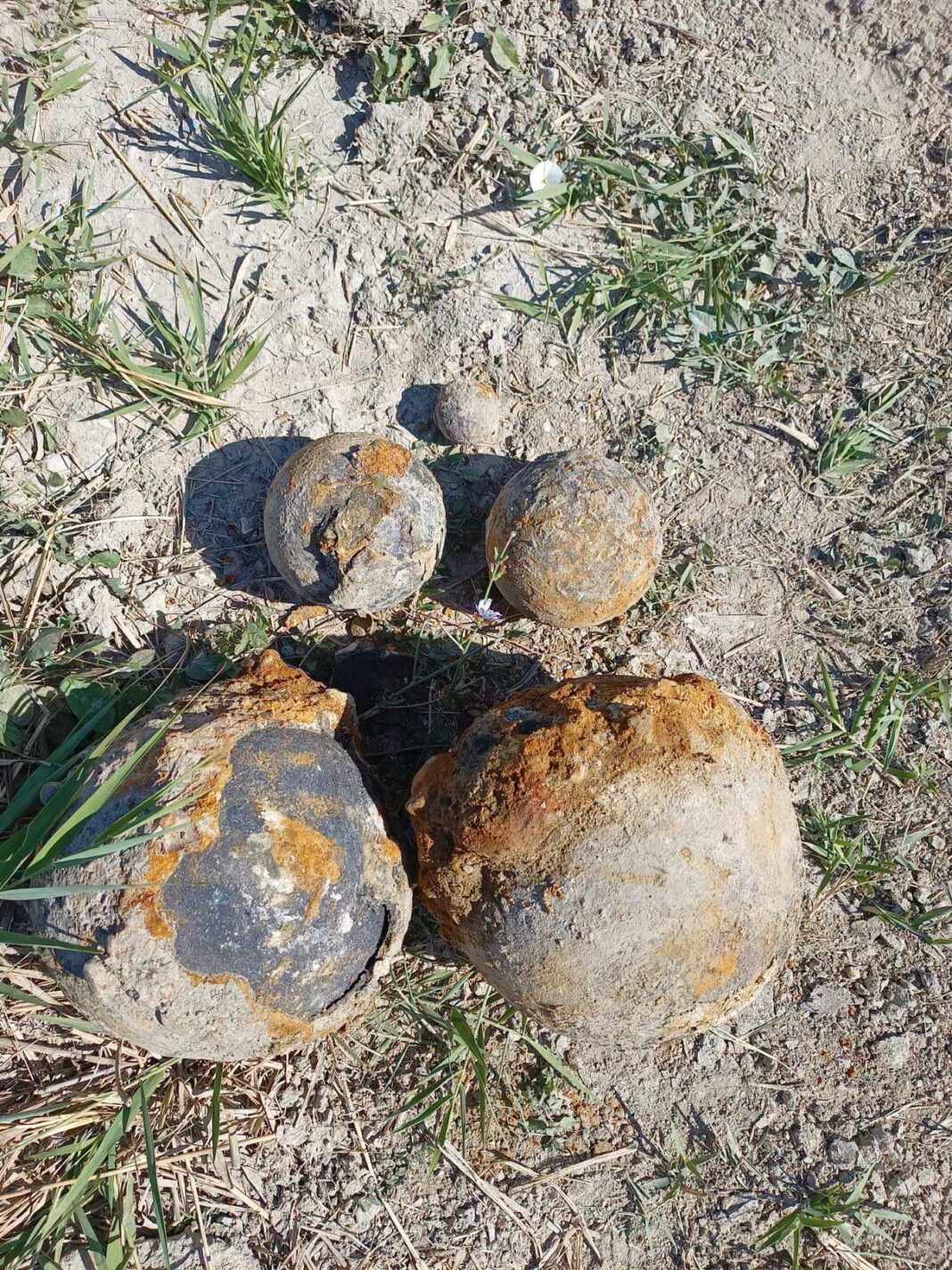 Военни обезвредиха минохвъргачни бомби, открити край Дунав