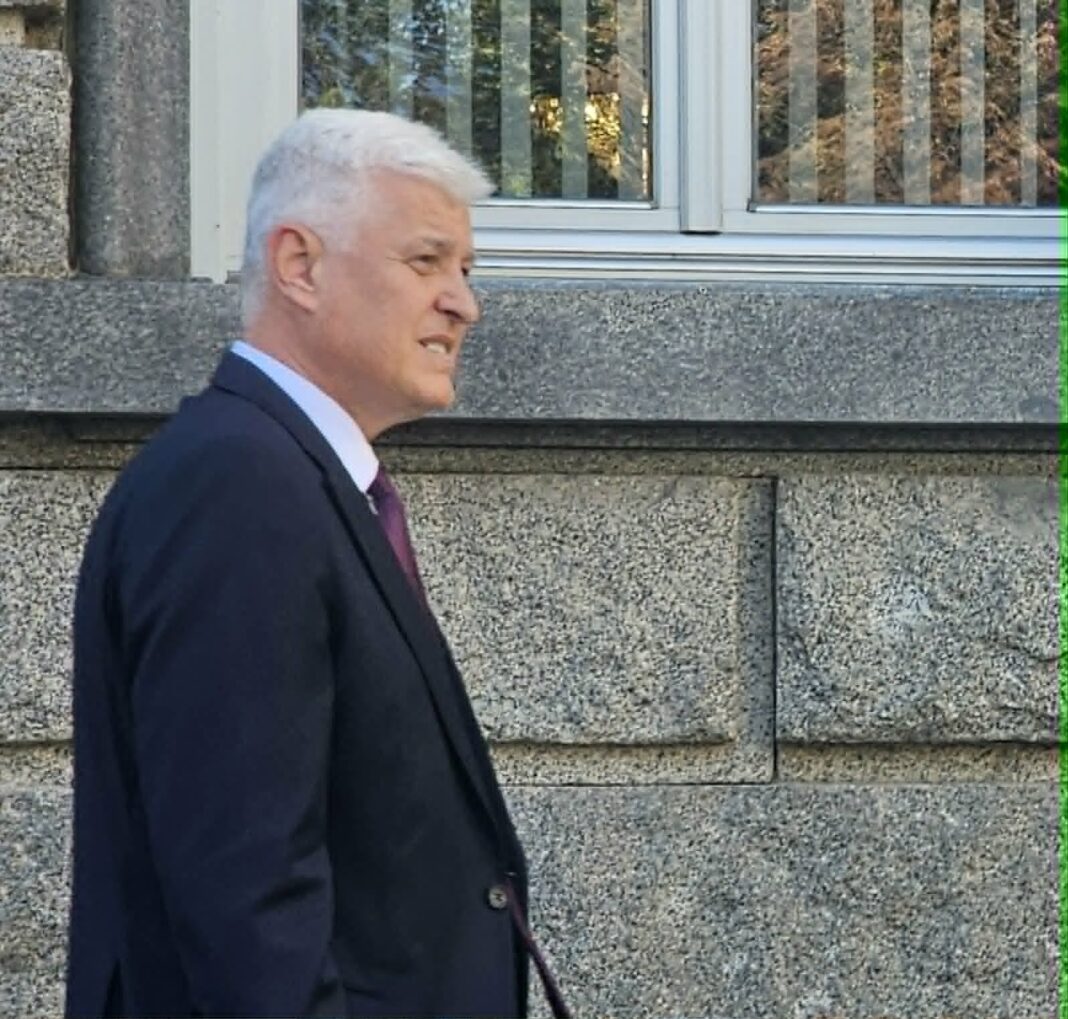 Военният министър предупреди: Не доближавайте дронове, изплували на плажа