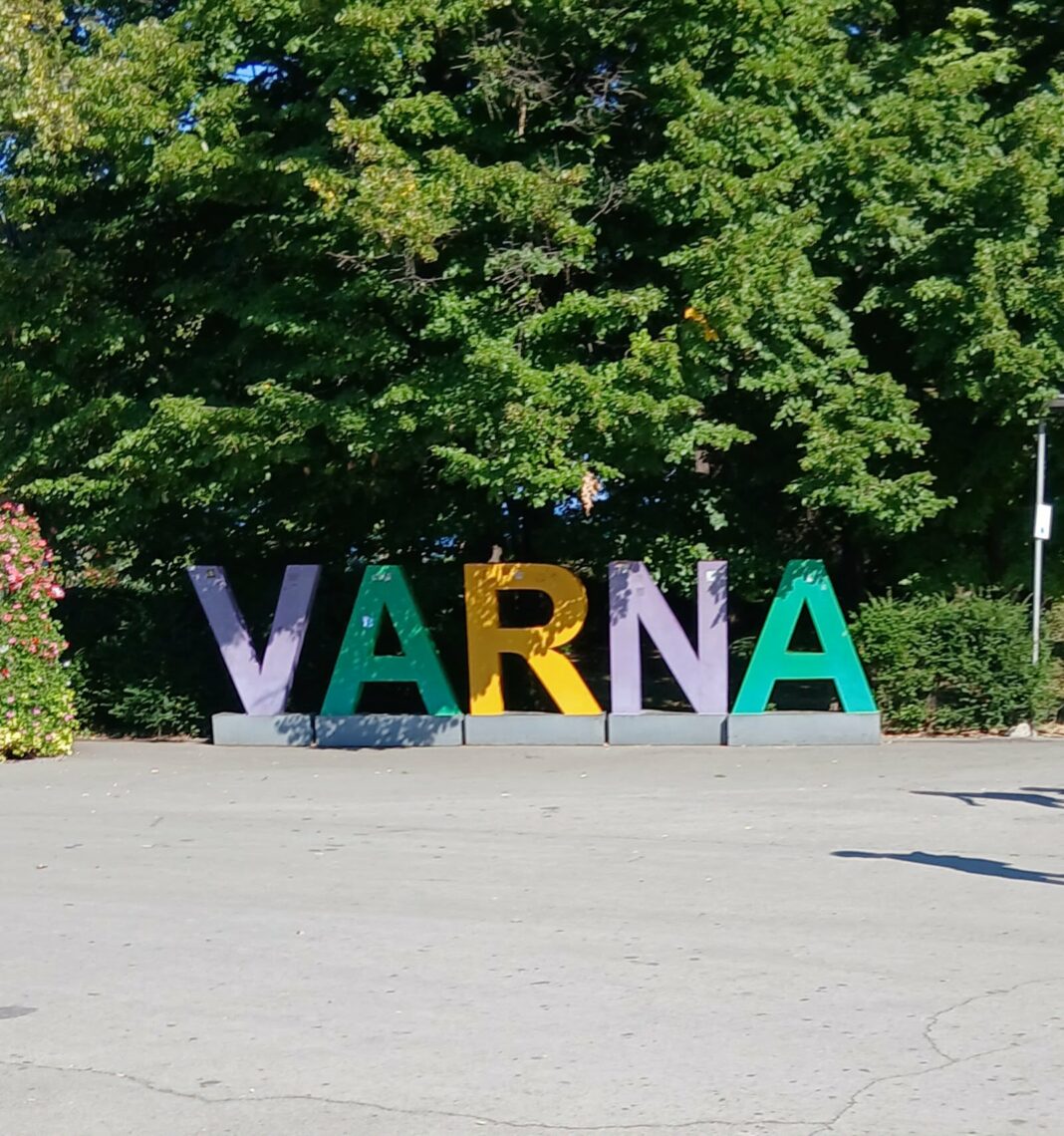 Варна почти настигна София област по средна работна заплата