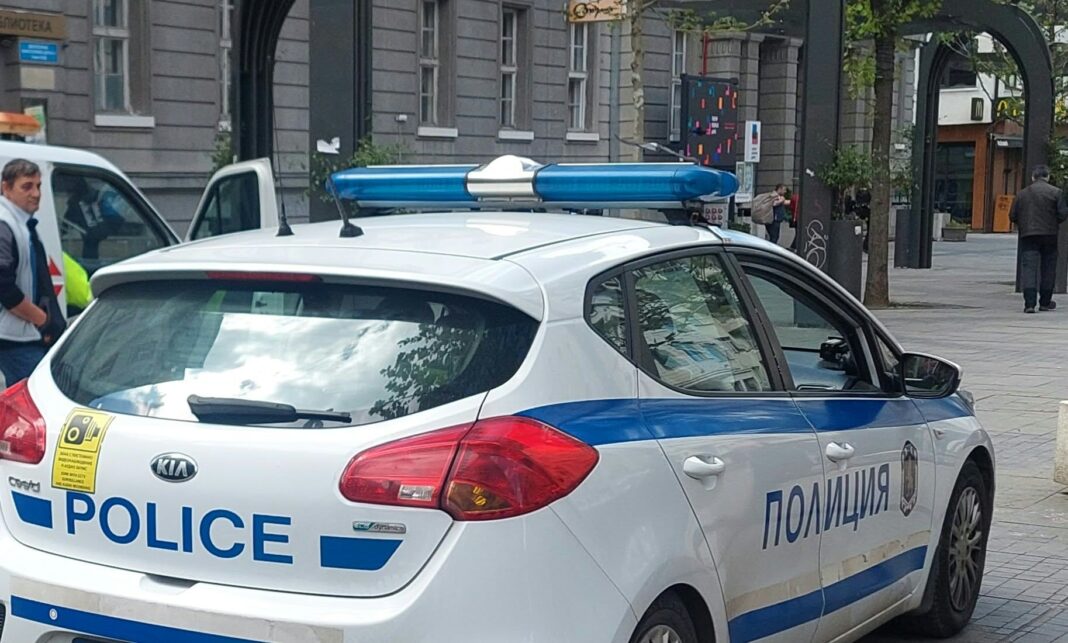 Бомбени заплахи в Разград и Ловеч, евакуираха служители на обществени сгради