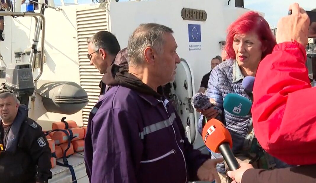Моряк от атакувания кораб край Варна твърди, че е ударен с подводна бомба