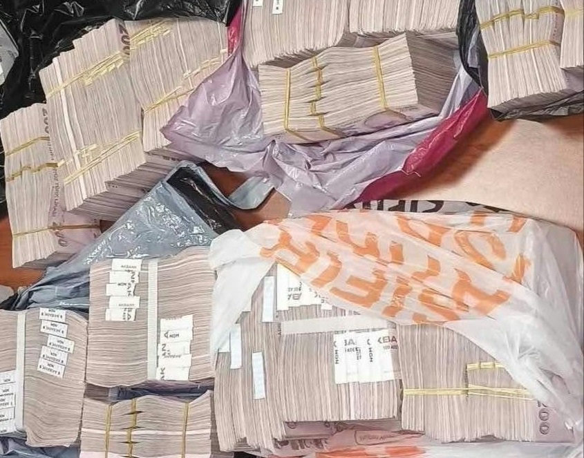 Митничари откриха 4 милиона турски лири в куфар на Малко Търново
