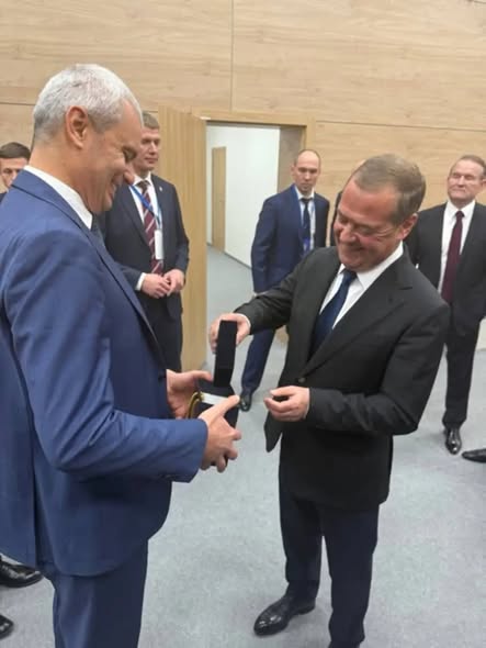 Костадинов: „Възраждане“ строи мостове там, където други изграждат стени